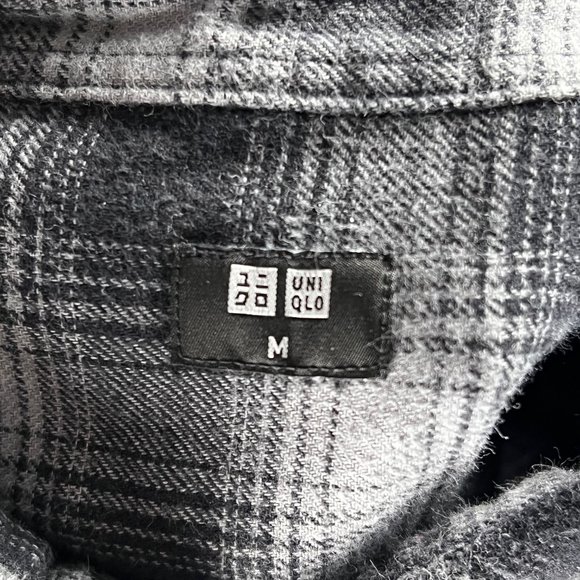 Uniqlo Men's Plaid Black/Grey Medium Button Down Shirt - Picture 2 of 6